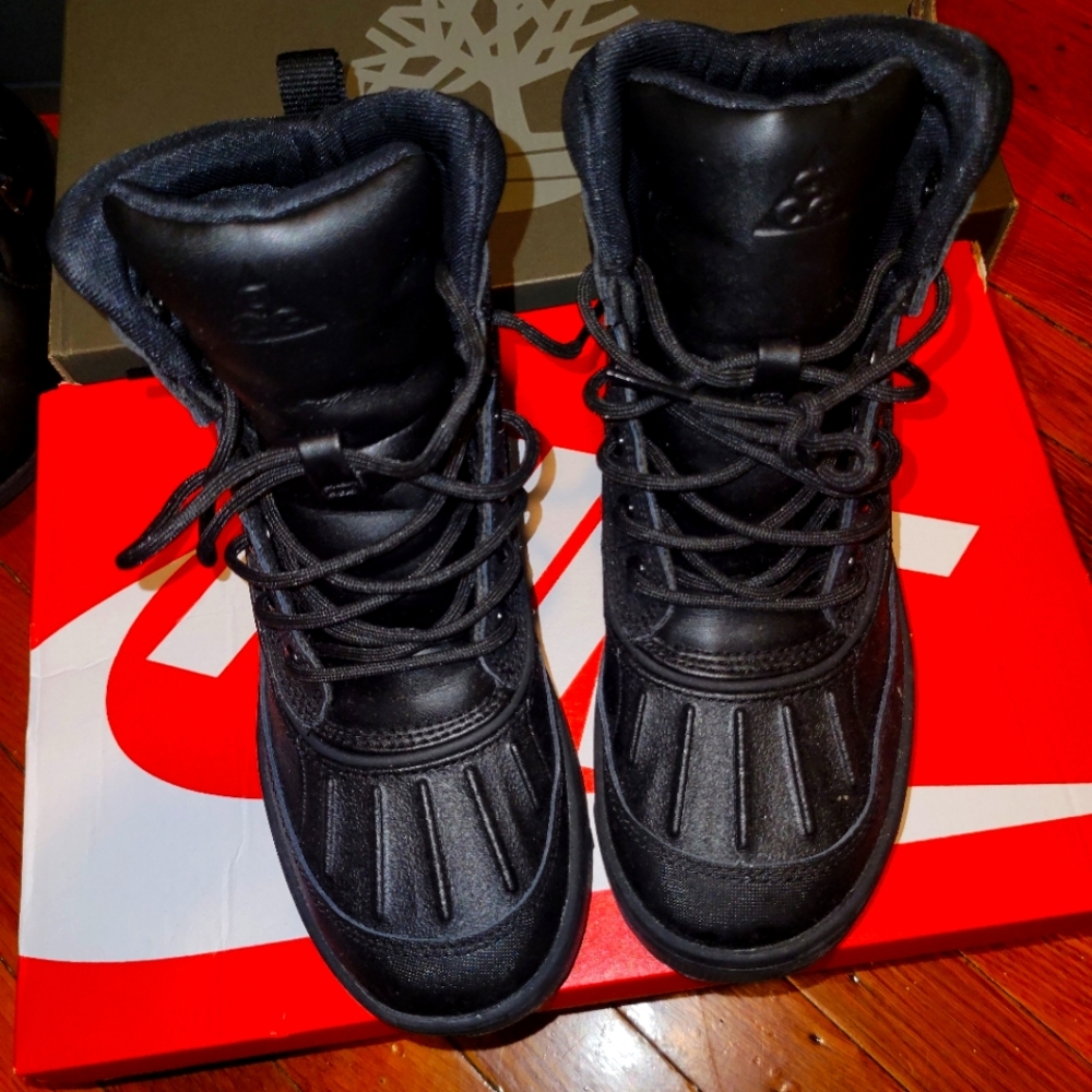 Nike acg boots